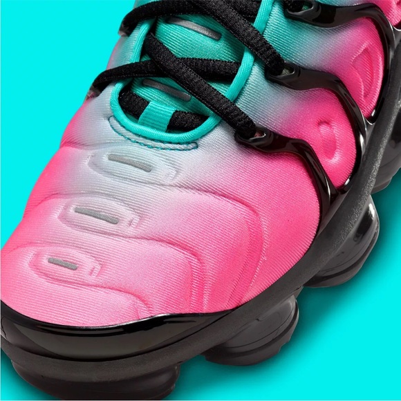 Nike Teal pink and Black Sneakers No box!!! - Picture 10 of 10